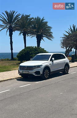Внедорожник / Кроссовер Volkswagen Touareg 2021 в Орехове