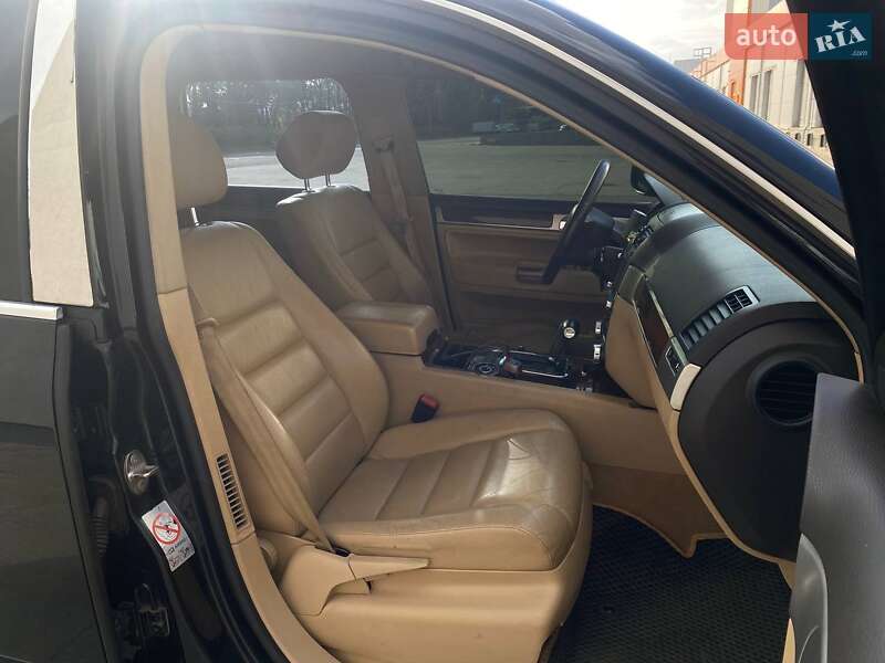 Внедорожник / Кроссовер Volkswagen Touareg 2008 в Киеве