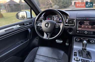 Позашляховик / Кросовер Volkswagen Touareg 2015 в 