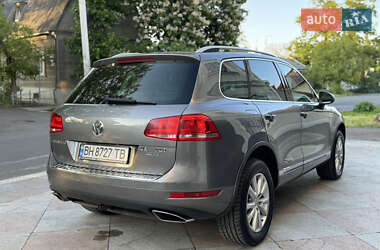Внедорожник / Кроссовер Volkswagen Touareg 2010 в 