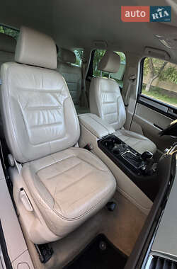 Внедорожник / Кроссовер Volkswagen Touareg 2010 в 