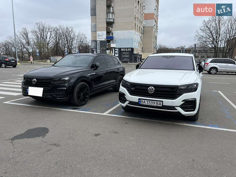 Позашляховик / Кросовер Volkswagen Touareg 2019 в 