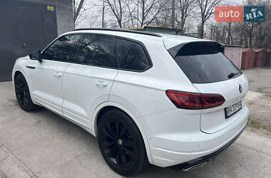Позашляховик / Кросовер Volkswagen Touareg 2019 в 