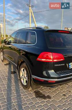 Позашляховик / Кросовер Volkswagen Touareg 2015 в 