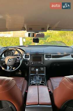 Позашляховик / Кросовер Volkswagen Touareg 2015 в 