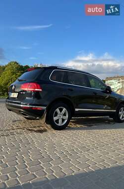 Позашляховик / Кросовер Volkswagen Touareg 2015 в 