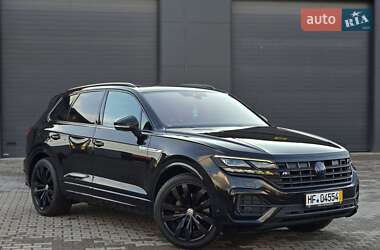 Внедорожник / Кроссовер Volkswagen Touareg 2018 в 