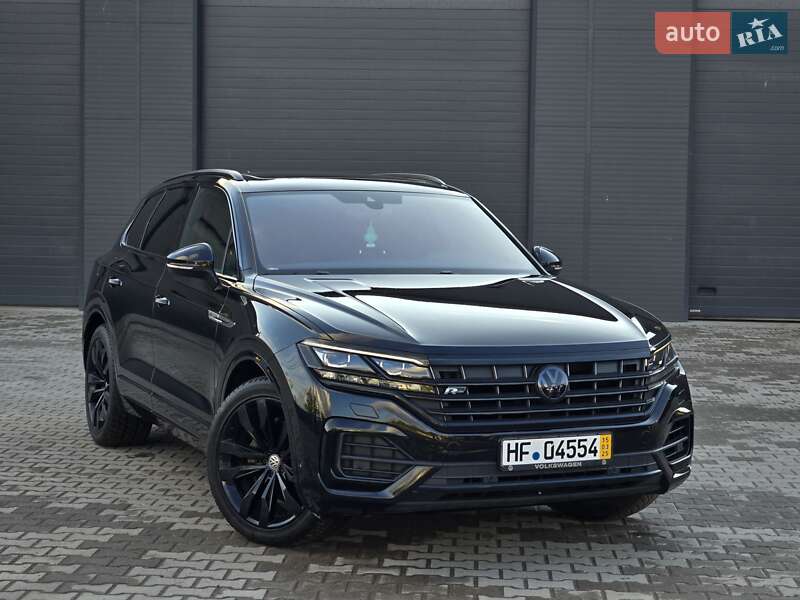 Внедорожник / Кроссовер Volkswagen Touareg 2018 в 