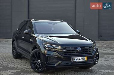 Внедорожник / Кроссовер Volkswagen Touareg 2018 в 