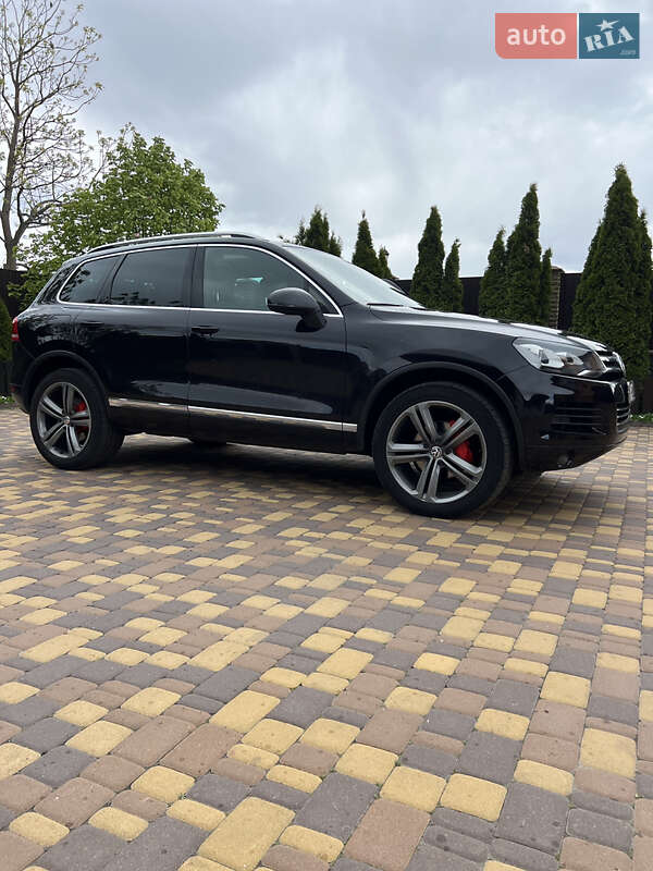 Внедорожник / Кроссовер Volkswagen Touareg 2011 в Белой Церкви