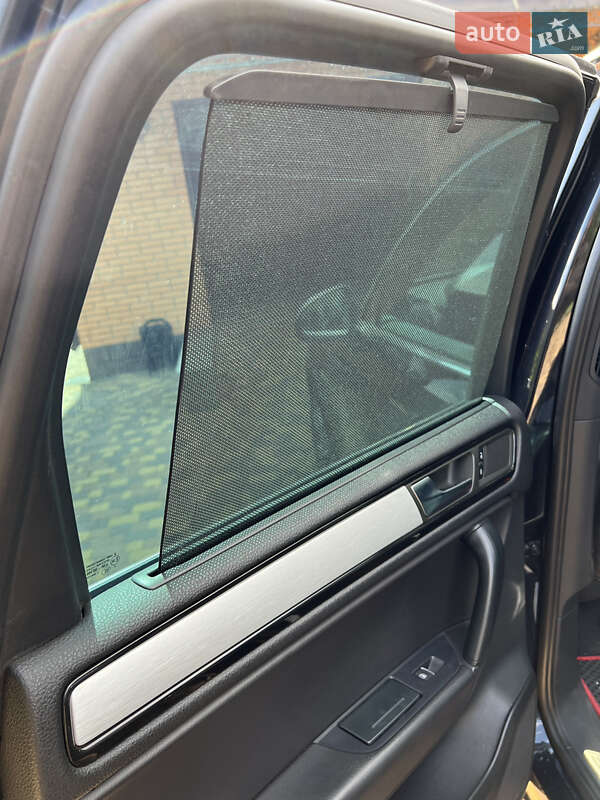 Внедорожник / Кроссовер Volkswagen Touareg 2011 в Белой Церкви