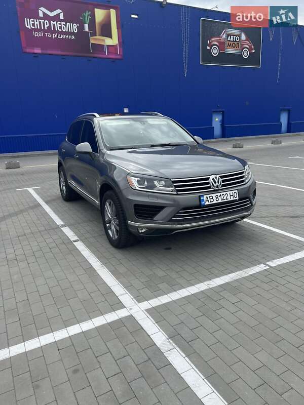 Внедорожник / Кроссовер Volkswagen Touareg 2014 в Виннице