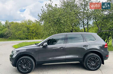 Внедорожник / Кроссовер Volkswagen Touareg 2012 в 