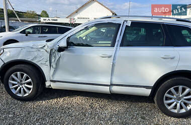 Позашляховик / Кросовер Volkswagen Touareg 2011 в 
