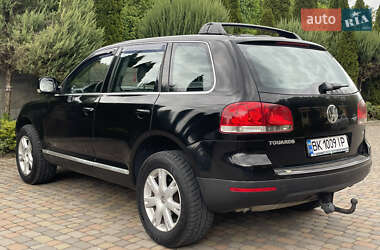 Позашляховик / Кросовер Volkswagen Touareg 2006 в 