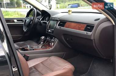 Внедорожник / Кроссовер Volkswagen Touareg 2013 в 