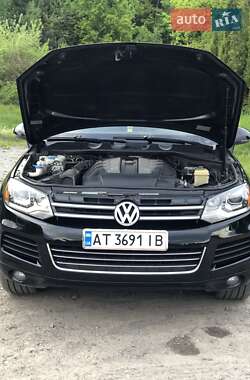 Внедорожник / Кроссовер Volkswagen Touareg 2013 в 
