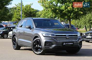 Позашляховик / Кросовер Volkswagen Touareg 2024 в Києві