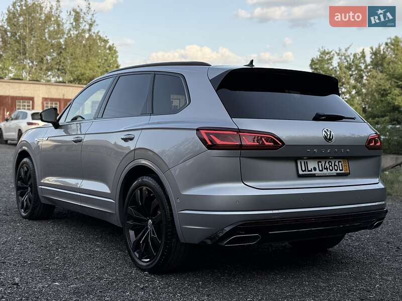 Позашляховик / Кросовер Volkswagen Touareg 2020 в Гнівані