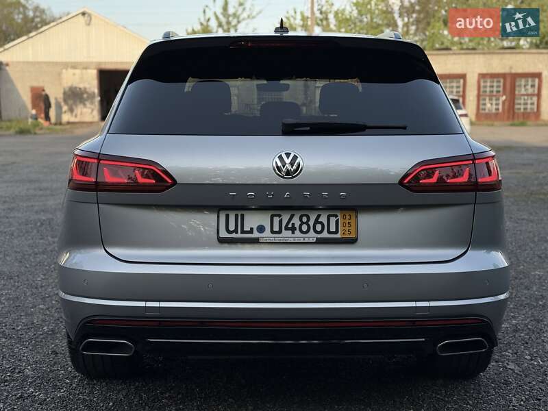 Позашляховик / Кросовер Volkswagen Touareg 2020 в Гнівані