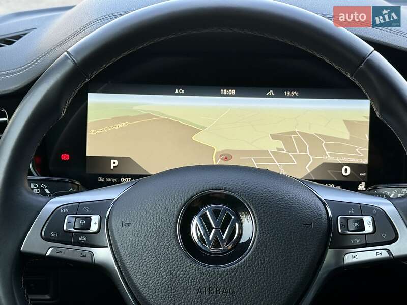 Позашляховик / Кросовер Volkswagen Touareg 2020 в Гнівані