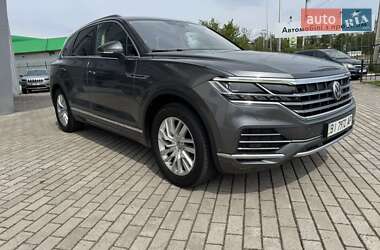 Позашляховик / Кросовер Volkswagen Touareg 2018 в Полтаві
