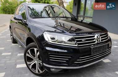 Внедорожник / Кроссовер Volkswagen Touareg 2016 в 
