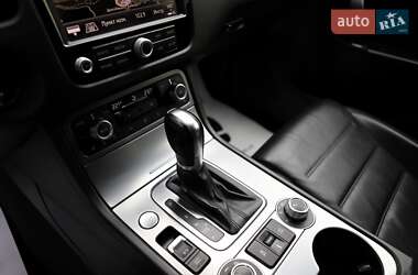 Внедорожник / Кроссовер Volkswagen Touareg 2016 в 