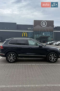 Позашляховик / Кросовер Volkswagen Touareg 2014 в 