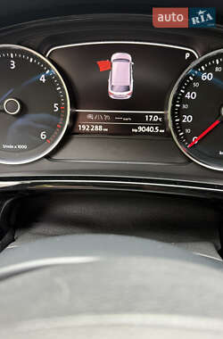 Позашляховик / Кросовер Volkswagen Touareg 2014 в 
