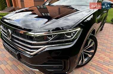 Внедорожник / Кроссовер Volkswagen Touareg 2019 в 