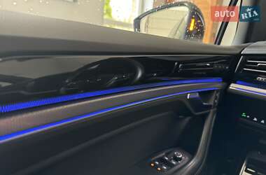 Внедорожник / Кроссовер Volkswagen Touareg 2019 в 