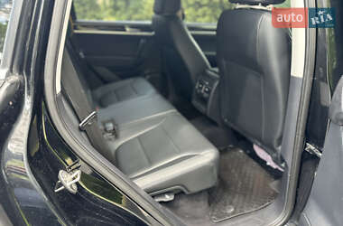 Внедорожник / Кроссовер Volkswagen Touareg 2012 в 