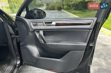 Внедорожник / Кроссовер Volkswagen Touareg 2012 в 