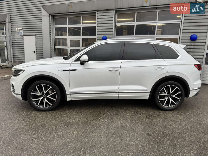 Внедорожник / Кроссовер Volkswagen Touareg 2021 в Киеве
