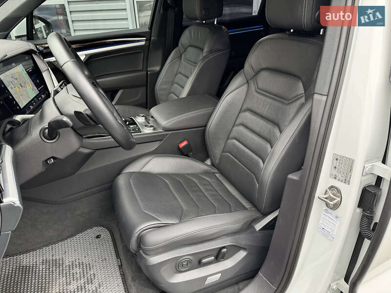 Внедорожник / Кроссовер Volkswagen Touareg 2021 в Киеве