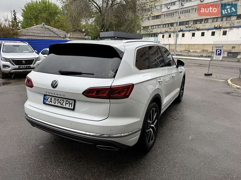 Внедорожник / Кроссовер Volkswagen Touareg 2021 в Киеве
