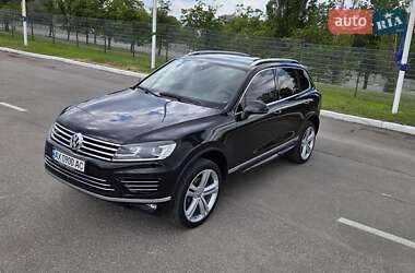 Внедорожник / Кроссовер Volkswagen Touareg 2017 в 
