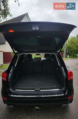 Позашляховик / Кросовер Volkswagen Touareg 2012 в 