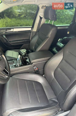 Внедорожник / Кроссовер Volkswagen Touareg 2010 в 