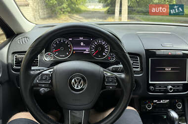 Внедорожник / Кроссовер Volkswagen Touareg 2010 в 