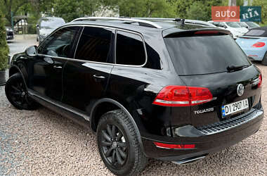 Позашляховик / Кросовер Volkswagen Touareg 2012 в 