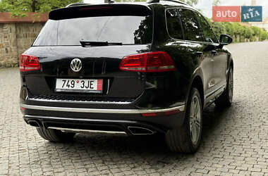 Внедорожник / Кроссовер Volkswagen Touareg 2017 в 