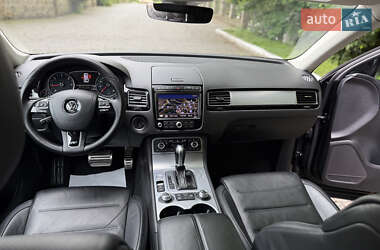 Внедорожник / Кроссовер Volkswagen Touareg 2017 в 
