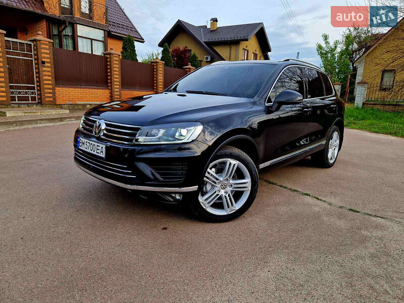 Позашляховик / Кросовер Volkswagen Touareg 2016 в 