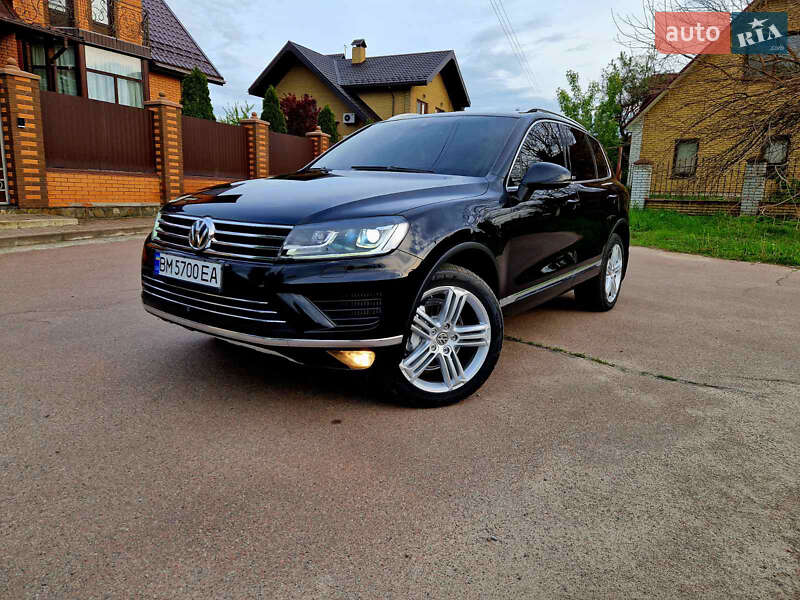 Внедорожник / Кроссовер Volkswagen Touareg 2016 в Шостке