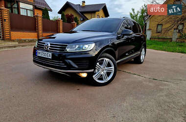 Позашляховик / Кросовер Volkswagen Touareg 2016 в 