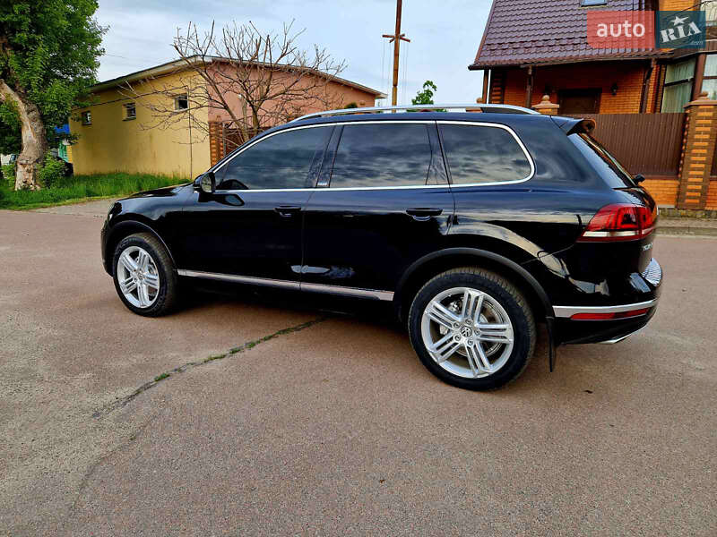 Внедорожник / Кроссовер Volkswagen Touareg 2016 в Шостке