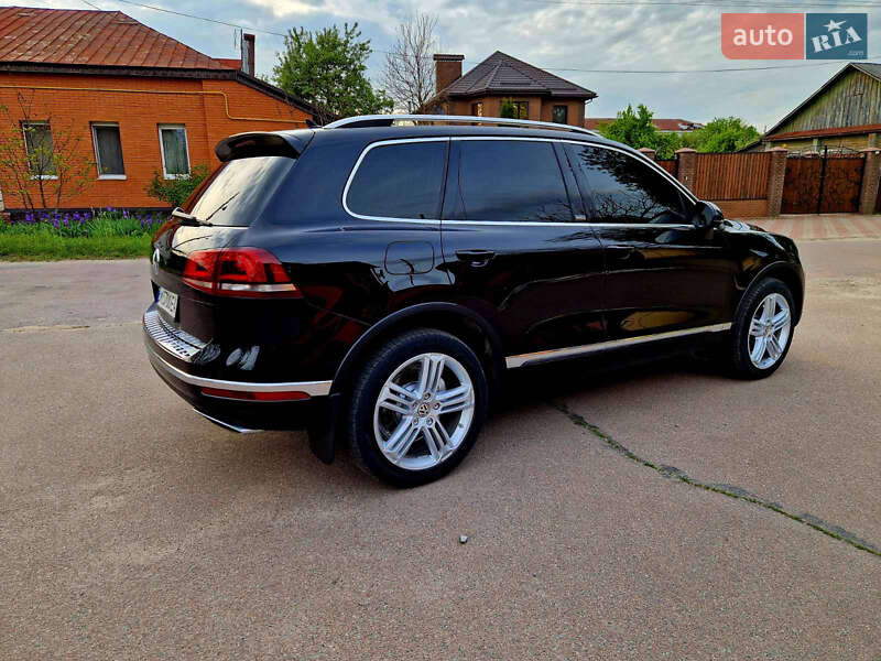 Внедорожник / Кроссовер Volkswagen Touareg 2016 в Шостке