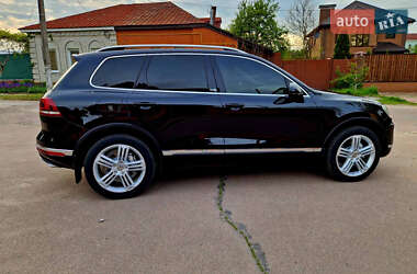 Позашляховик / Кросовер Volkswagen Touareg 2016 в 